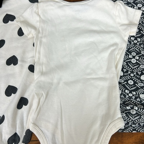 Baby Girl 9 Month Onesies - Picture 6 of 8